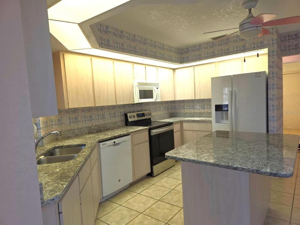 For Sale: $385,000 (3 beds, 3 baths, 2155 Square Feet)