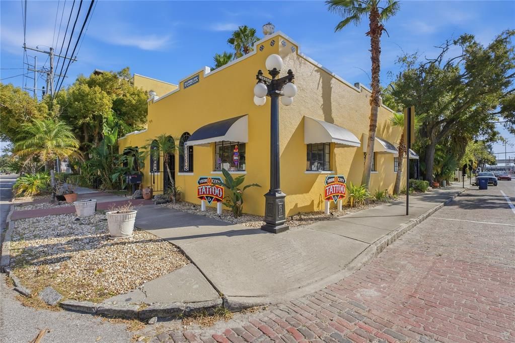 For Sale: $925,000 (0 beds, 0 baths, 2081 Square Feet)