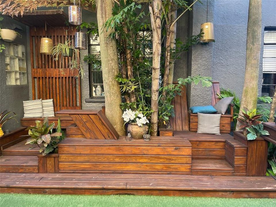 For Sale: $925,000 (0 beds, 0 baths, 2081 Square Feet)