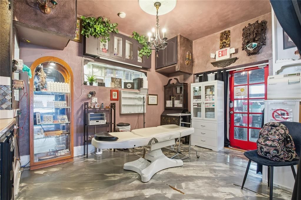 For Sale: $925,000 (0 beds, 0 baths, 2081 Square Feet)