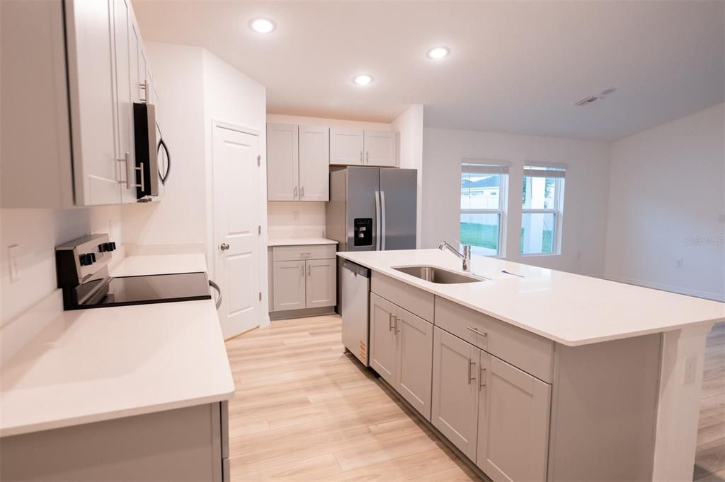 For Rent: $2,500 (3 beds, 2 baths, 1900 Square Feet)