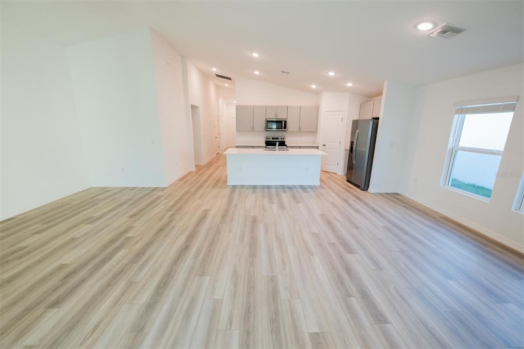 For Rent: $2,500 (3 beds, 2 baths, 1900 Square Feet)