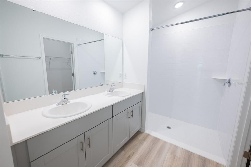 For Rent: $2,500 (3 beds, 2 baths, 1900 Square Feet)