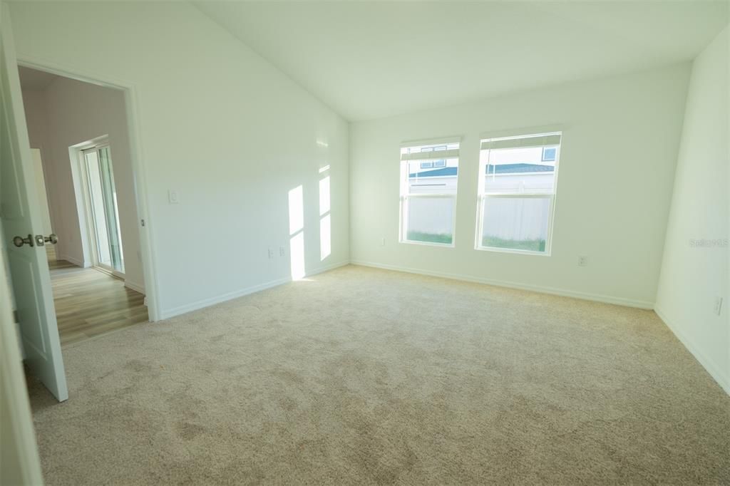 For Rent: $2,500 (3 beds, 2 baths, 1900 Square Feet)