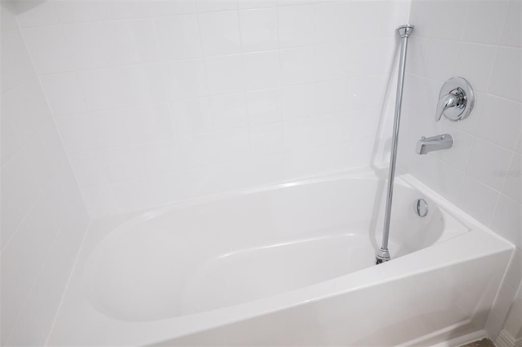 For Rent: $2,500 (3 beds, 2 baths, 1900 Square Feet)