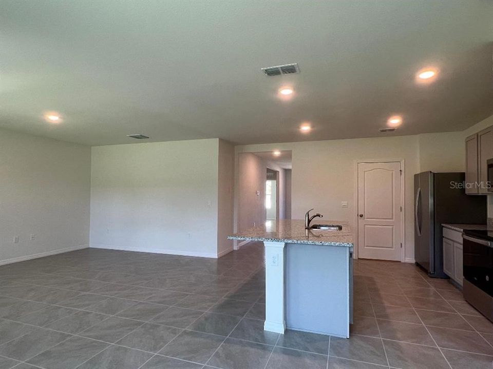 En Renta: $2,095 (3 camas, 2 baños, 1672 Pies cuadrados)