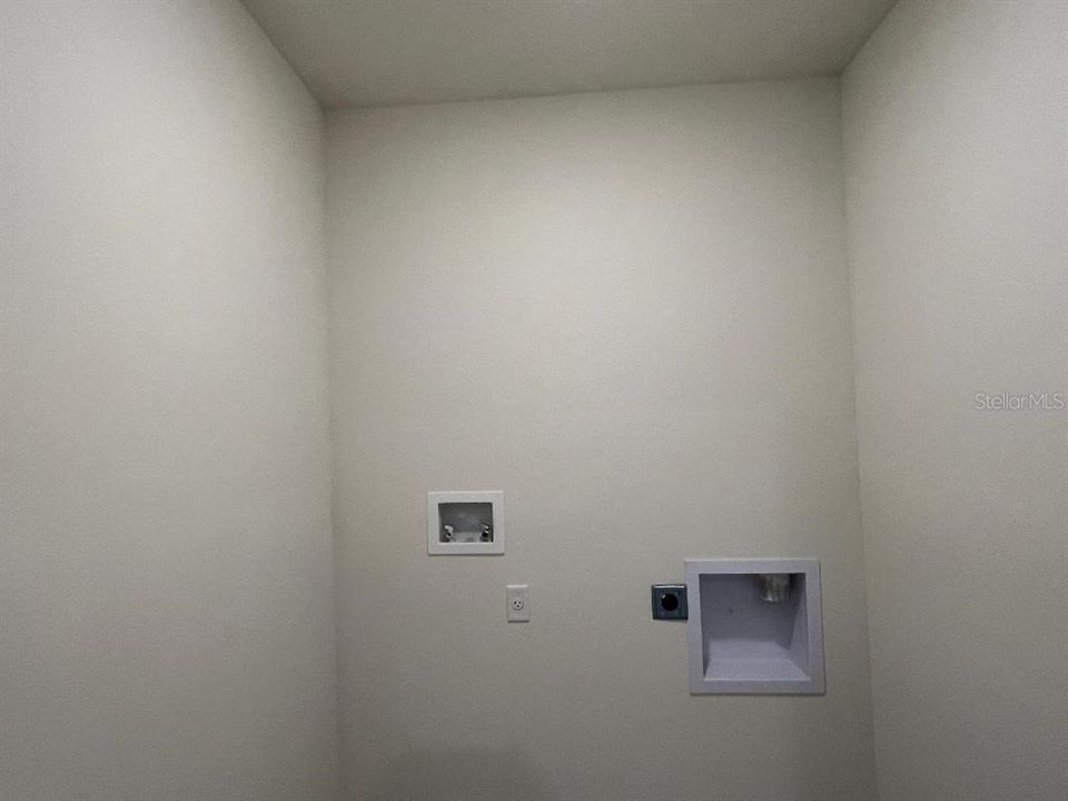 En Renta: $2,095 (3 camas, 2 baños, 1672 Pies cuadrados)