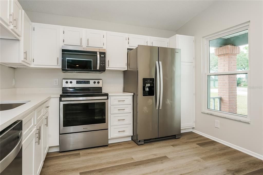 待售: $289,900 (3 贝兹, 2 浴室, 1284 平方英尺)