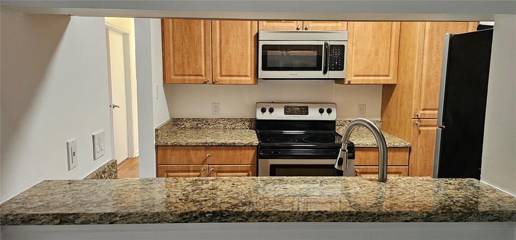 For Rent: $1,650 (2 beds, 1 baths, 857 Square Feet)