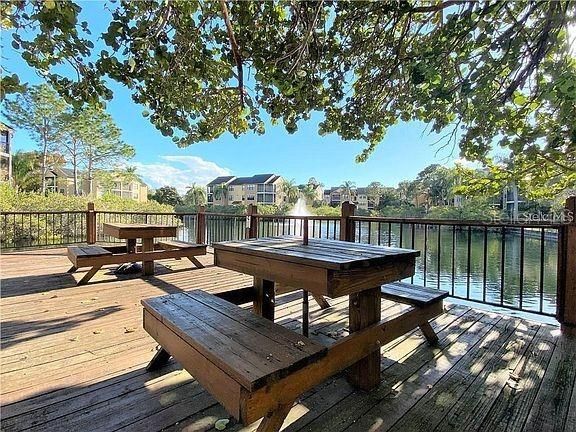 For Rent: $1,650 (2 beds, 1 baths, 857 Square Feet)