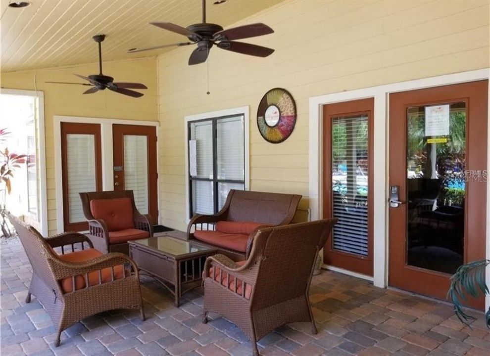 For Rent: $1,650 (2 beds, 1 baths, 857 Square Feet)