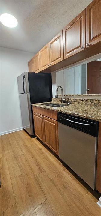 For Rent: $1,650 (2 beds, 1 baths, 857 Square Feet)