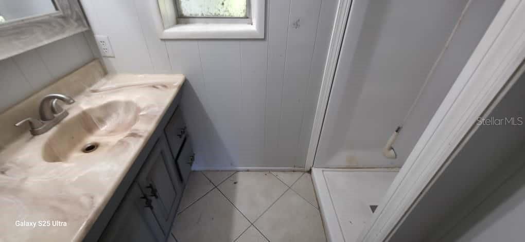 На продажу: $210,000 (4 спален, 4 ванн, 1734 Квадратных фут)