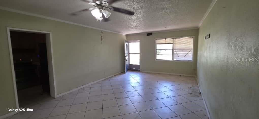 На продажу: $210,000 (4 спален, 4 ванн, 1734 Квадратных фут)