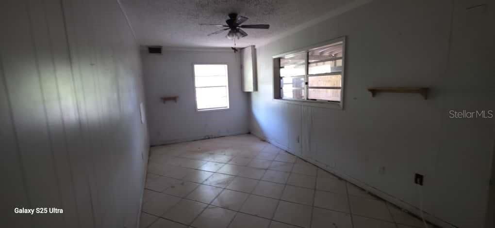 На продажу: $210,000 (4 спален, 4 ванн, 1734 Квадратных фут)