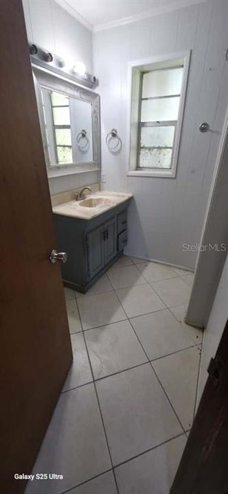 На продажу: $210,000 (4 спален, 4 ванн, 1734 Квадратных фут)