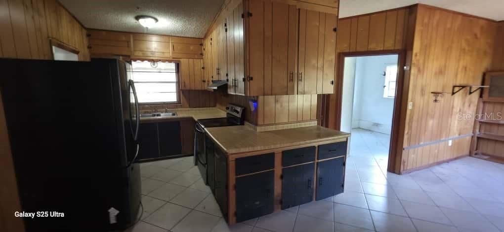 На продажу: $210,000 (4 спален, 4 ванн, 1734 Квадратных фут)