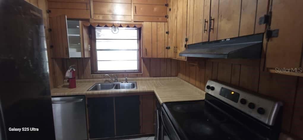 На продажу: $210,000 (4 спален, 4 ванн, 1734 Квадратных фут)