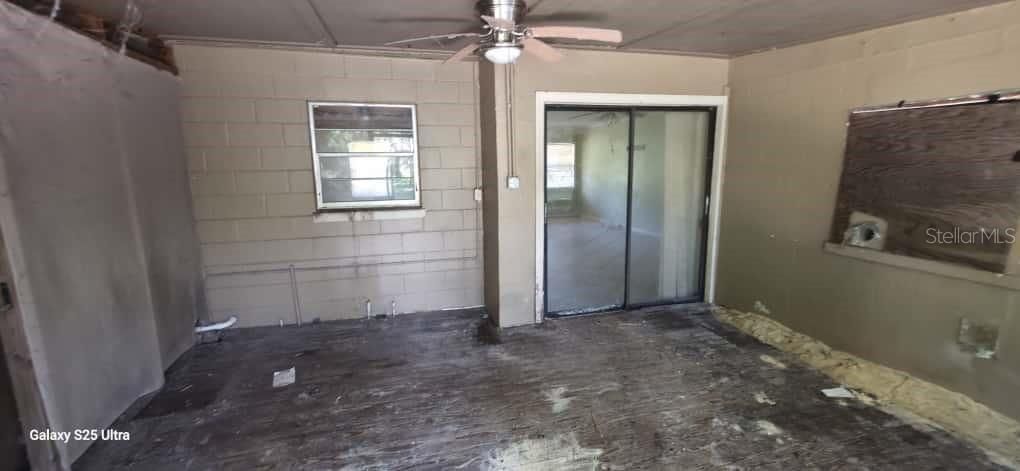 На продажу: $210,000 (4 спален, 4 ванн, 1734 Квадратных фут)