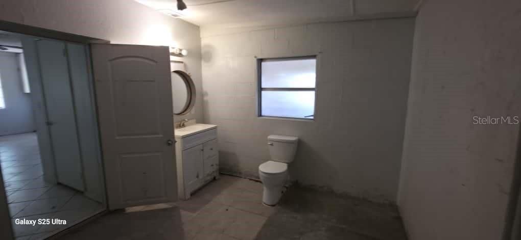 На продажу: $210,000 (4 спален, 4 ванн, 1734 Квадратных фут)