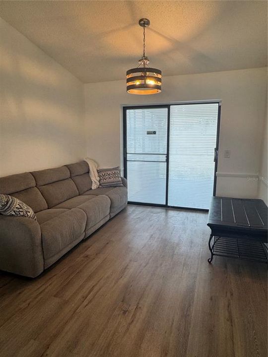 待售: $309,900 (3 贝兹, 2 浴室, 1348 平方英尺)