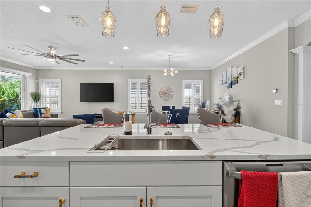 For Rent: $3,700 (4 beds, 2 baths, 2101 Square Feet)