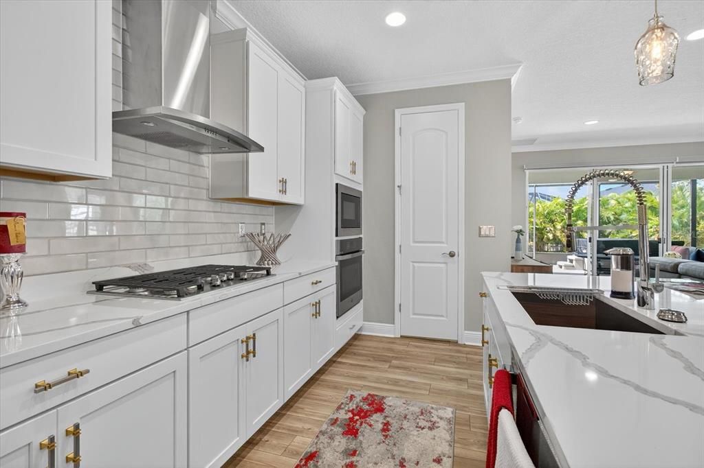 For Rent: $3,700 (4 beds, 2 baths, 2101 Square Feet)