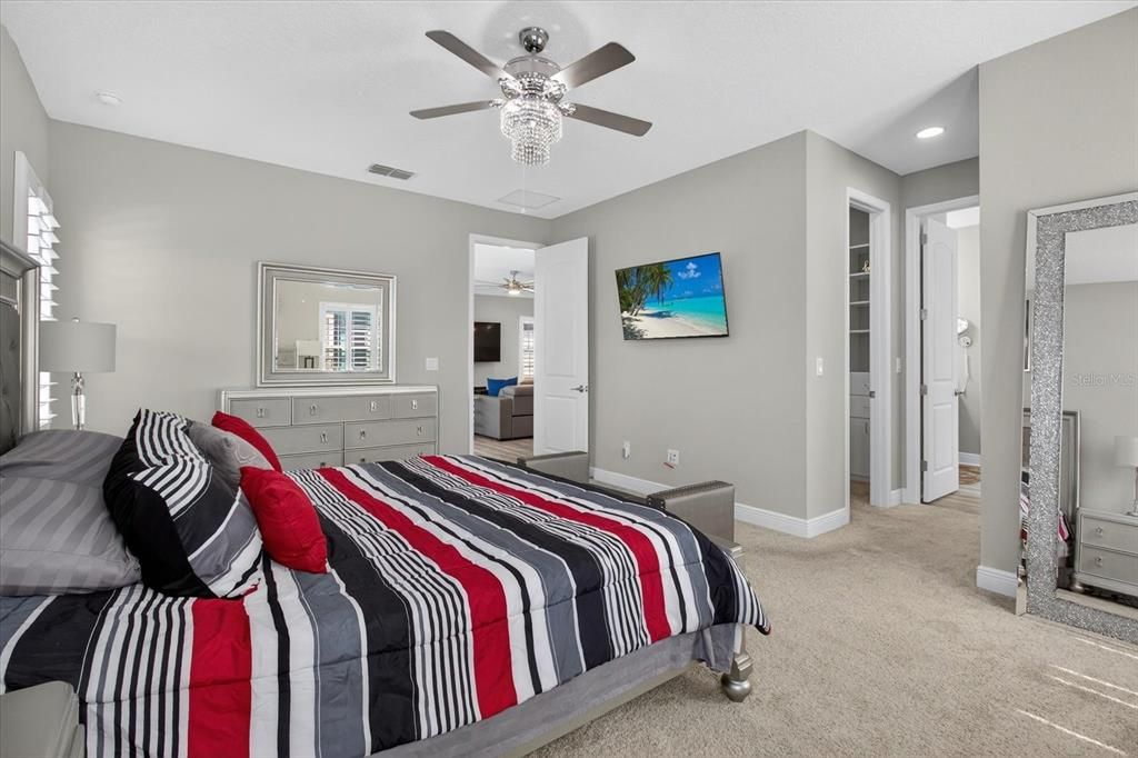 For Rent: $3,700 (4 beds, 2 baths, 2101 Square Feet)