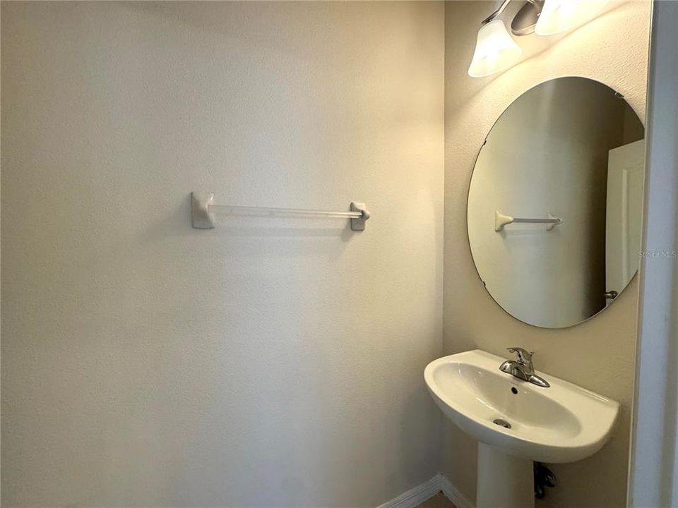 For Rent: $2,450 (3 beds, 2 baths, 1787 Square Feet)