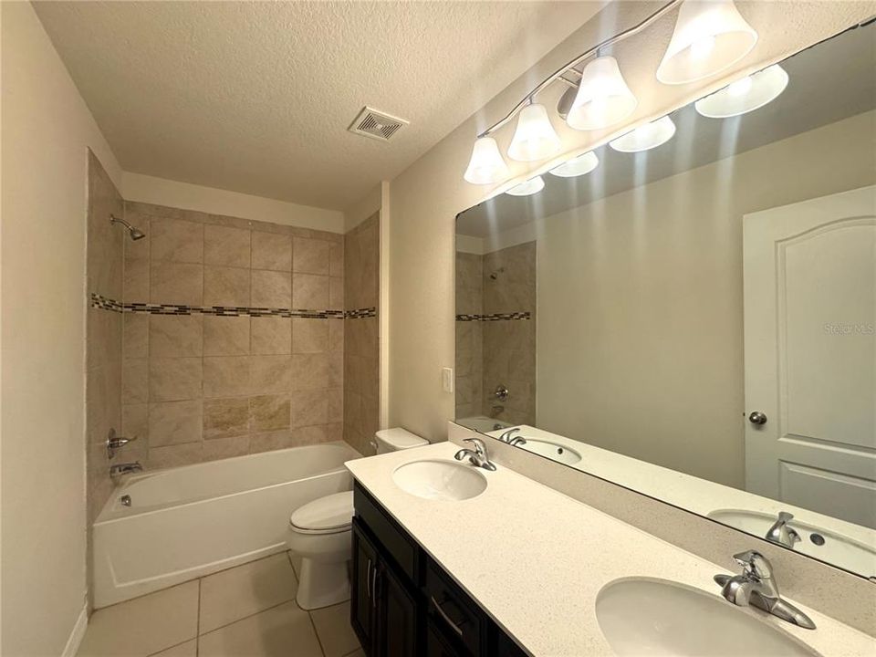 For Rent: $2,450 (3 beds, 2 baths, 1787 Square Feet)