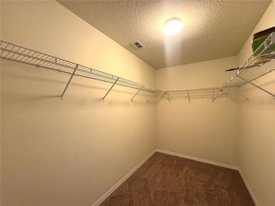 For Rent: $2,450 (3 beds, 2 baths, 1787 Square Feet)