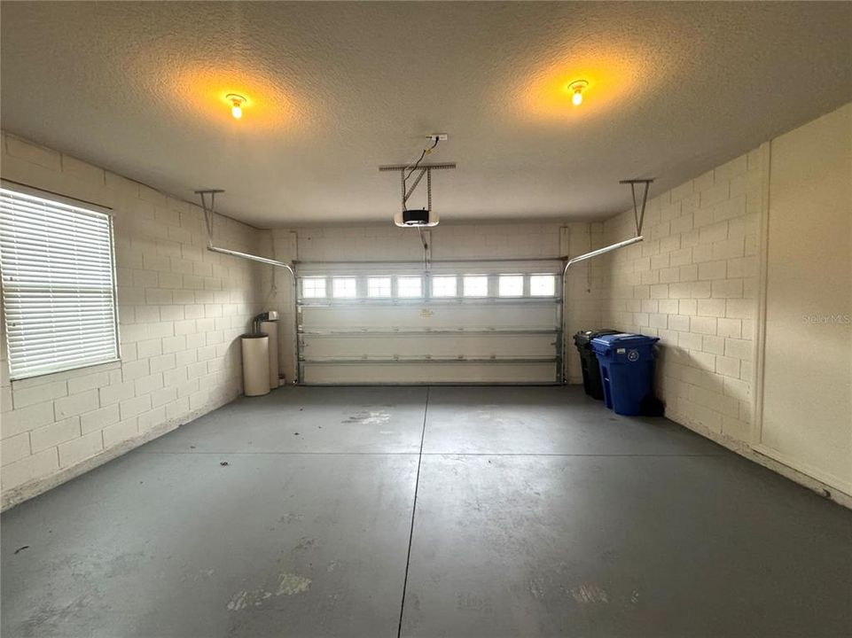 For Rent: $2,450 (3 beds, 2 baths, 1787 Square Feet)