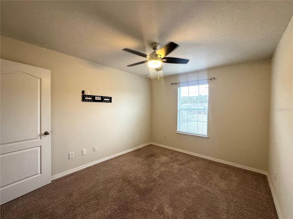 For Rent: $2,450 (3 beds, 2 baths, 1787 Square Feet)