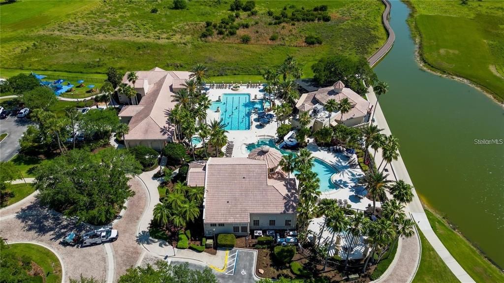 For Rent: $1,900 (4 beds, 2 baths, 2034 Square Feet)