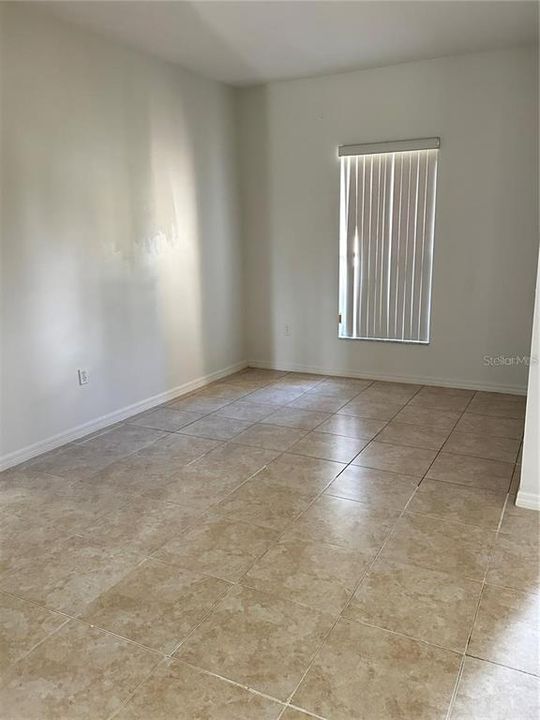 For Rent: $1,900 (4 beds, 2 baths, 2034 Square Feet)