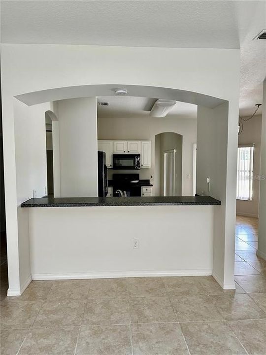 For Rent: $1,900 (4 beds, 2 baths, 2034 Square Feet)