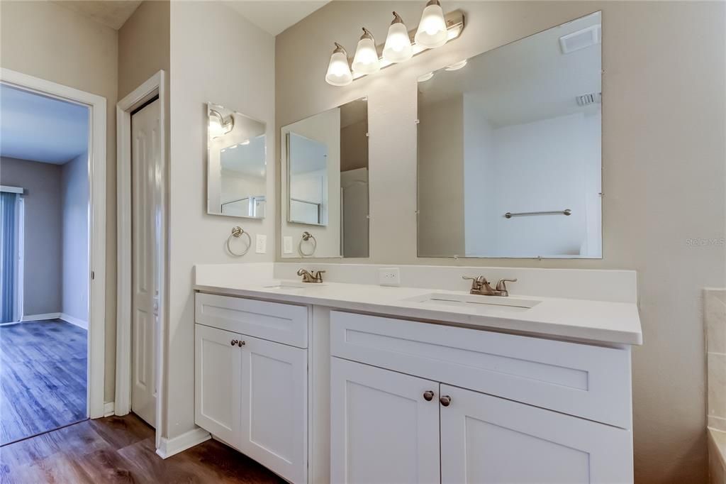 For Sale: $480,000 (3 beds, 2 baths, 2041 Square Feet)