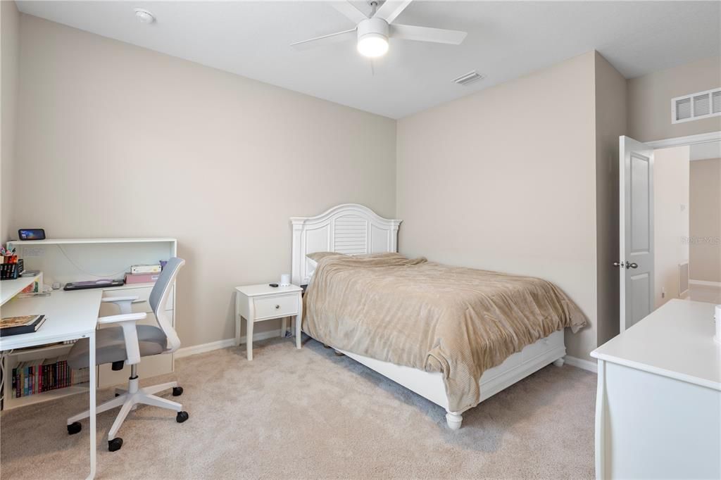 出租: $3,500 (4 贝兹, 3 浴室, 2557 平方英尺)