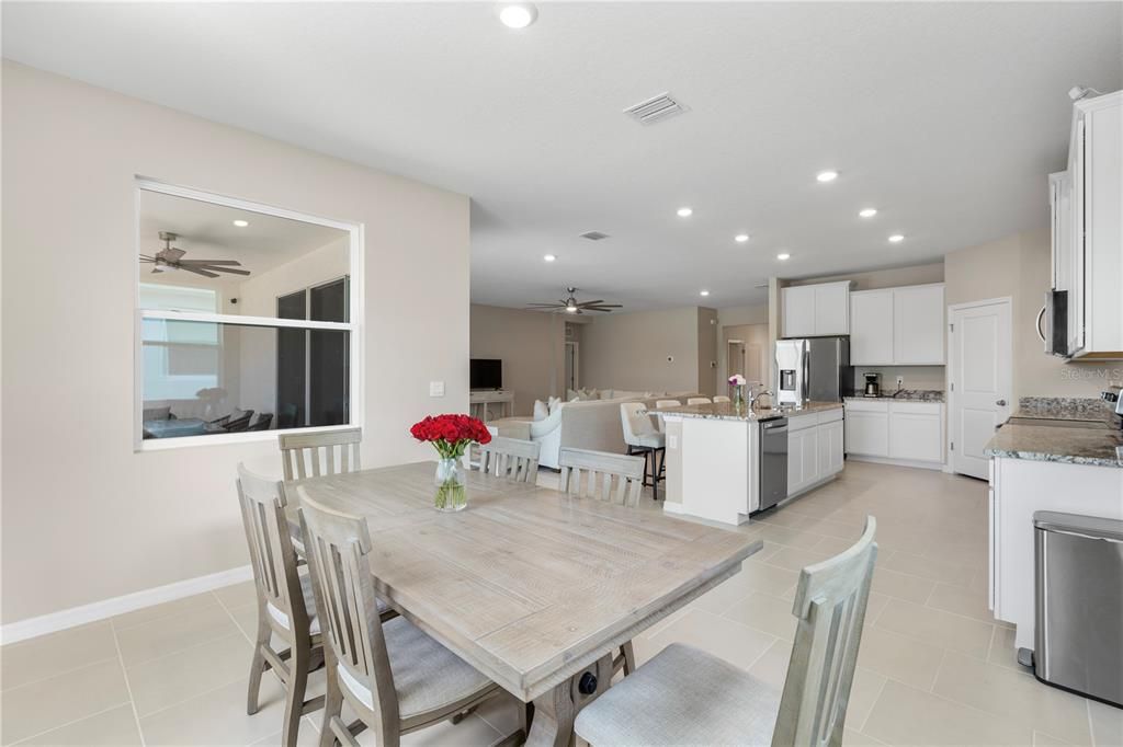 出租: $3,500 (4 贝兹, 3 浴室, 2557 平方英尺)