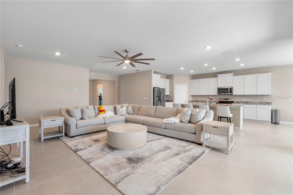 出租: $3,500 (4 贝兹, 3 浴室, 2557 平方英尺)