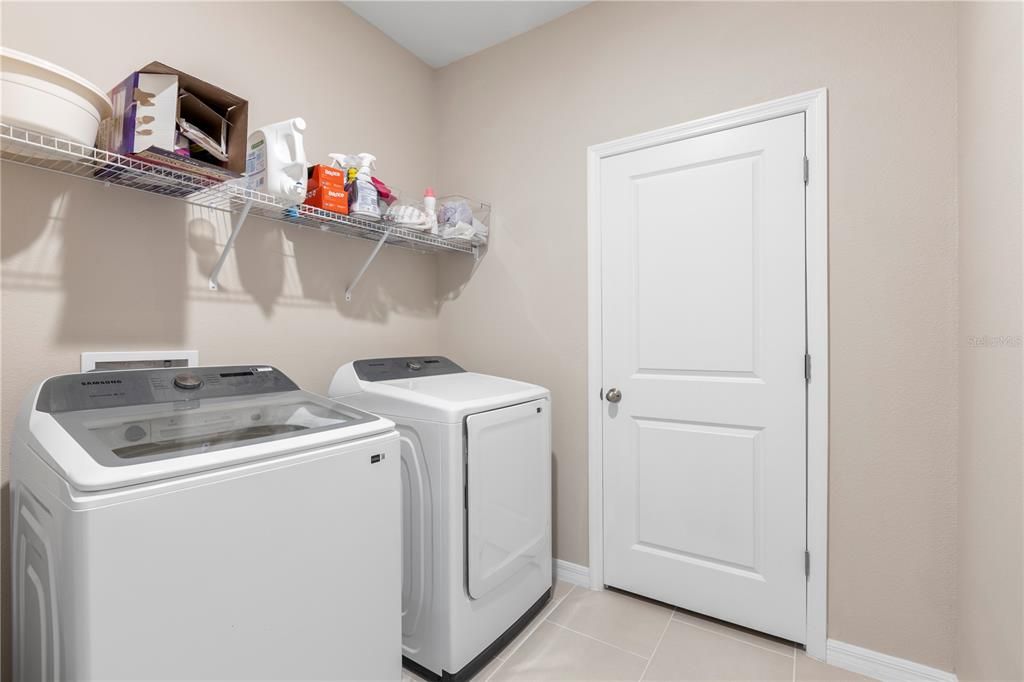 出租: $3,500 (4 贝兹, 3 浴室, 2557 平方英尺)