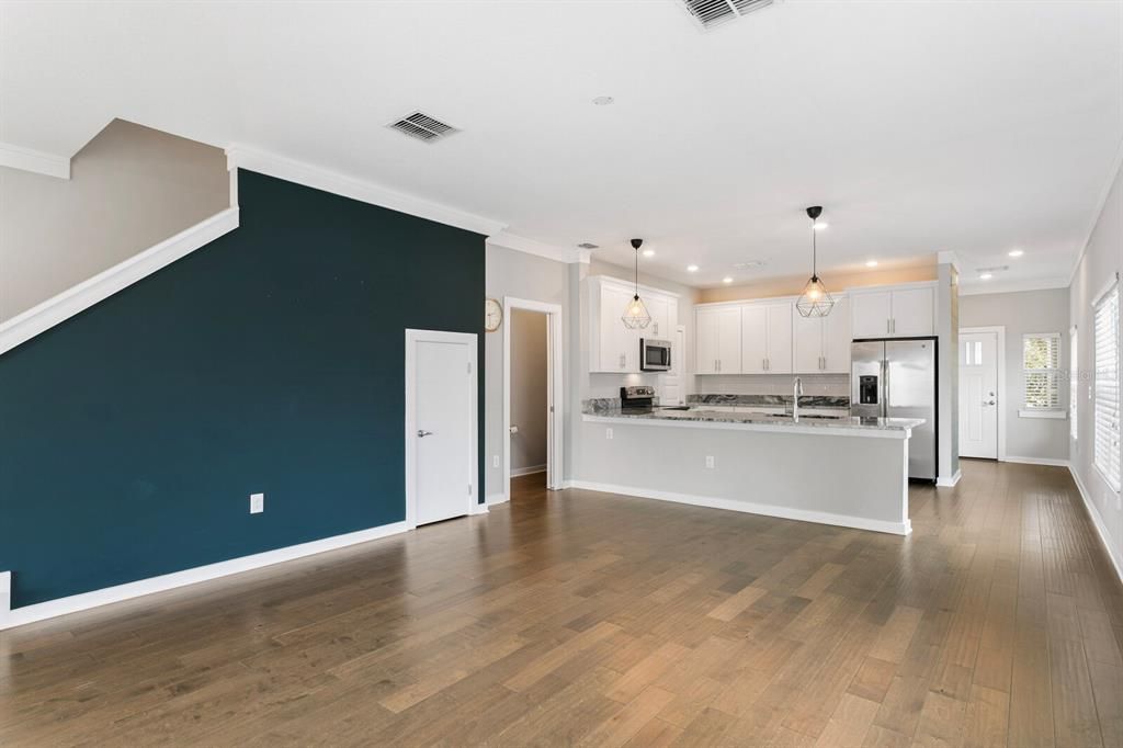 На продажу: $685,000 (3 спален, 2 ванн, 2104 Квадратных фут)