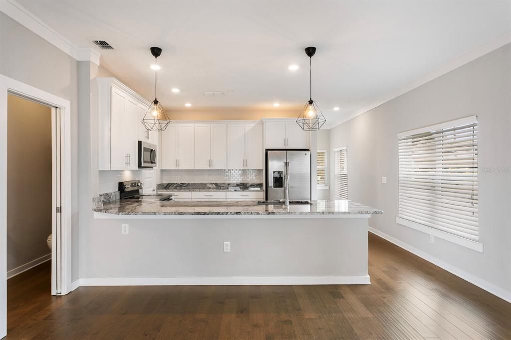 На продажу: $685,000 (3 спален, 2 ванн, 2104 Квадратных фут)