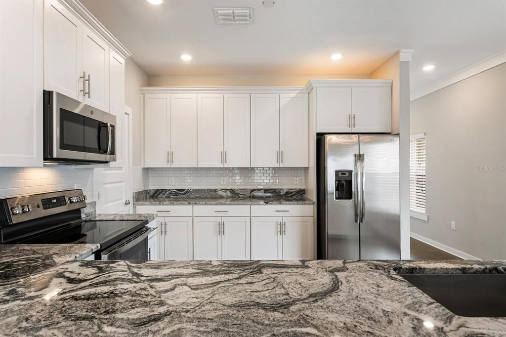 На продажу: $685,000 (3 спален, 2 ванн, 2104 Квадратных фут)