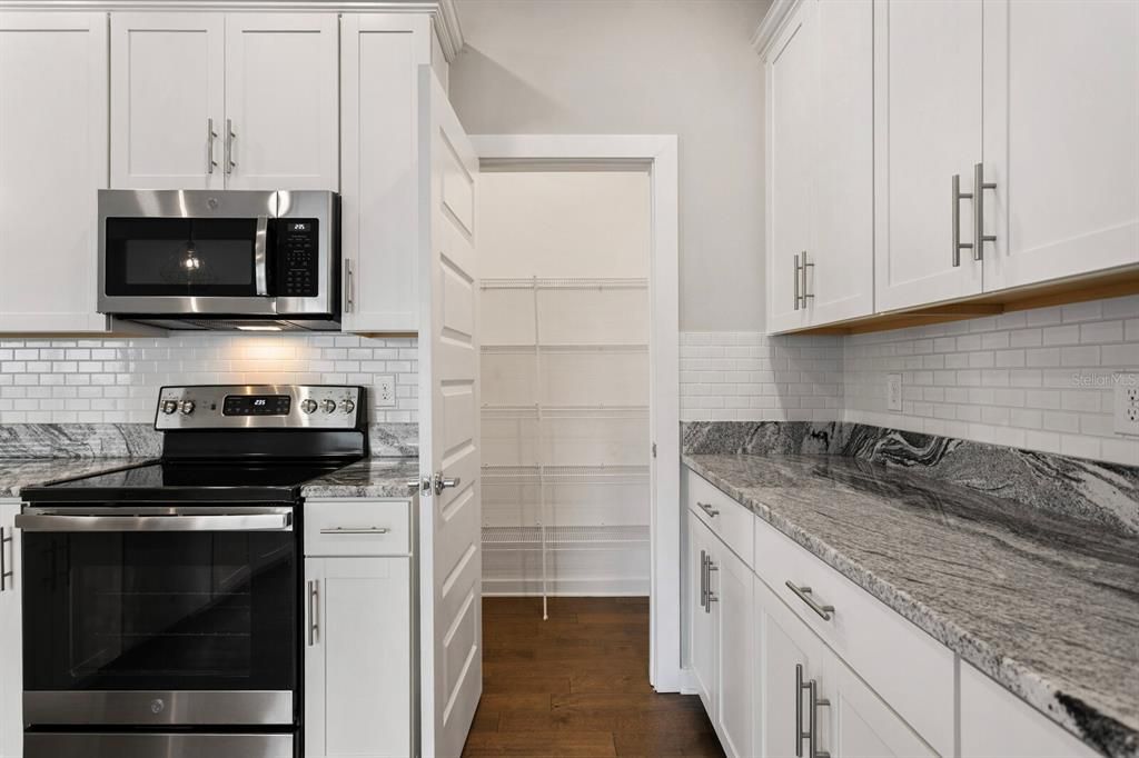 На продажу: $685,000 (3 спален, 2 ванн, 2104 Квадратных фут)