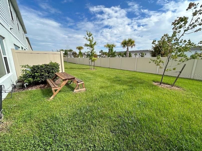 For Rent: $2,340 (4 beds, 2 baths, 1876 Square Feet)