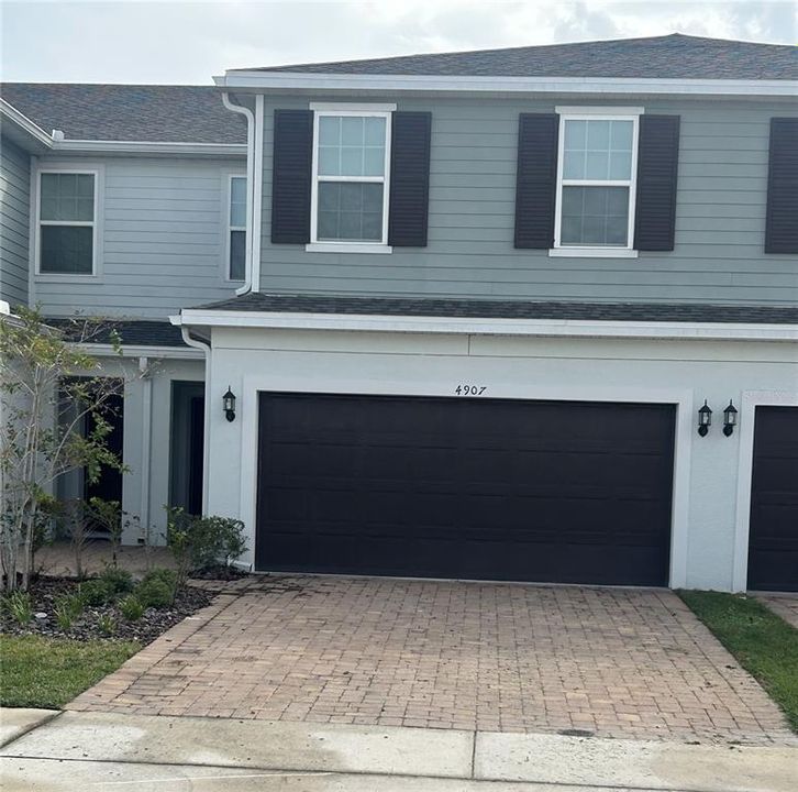 For Rent: $2,340 (4 beds, 2 baths, 1876 Square Feet)