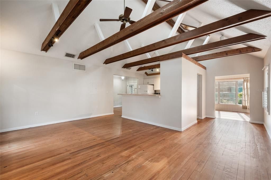 Activo con contrato: $750,000 (3 camas, 2 baños, 1664 Pies cuadrados)