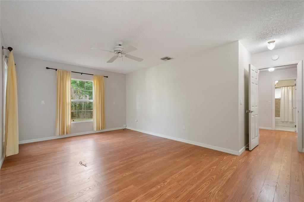 Activo con contrato: $750,000 (3 camas, 2 baños, 1664 Pies cuadrados)