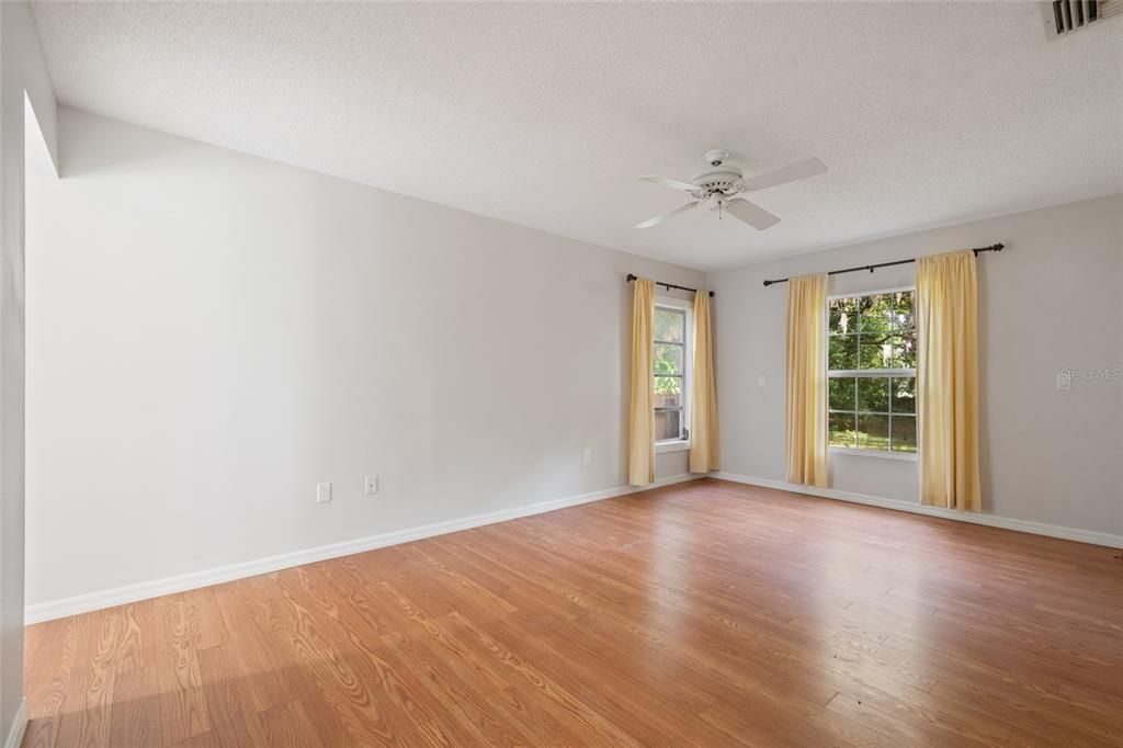 Activo con contrato: $750,000 (3 camas, 2 baños, 1664 Pies cuadrados)